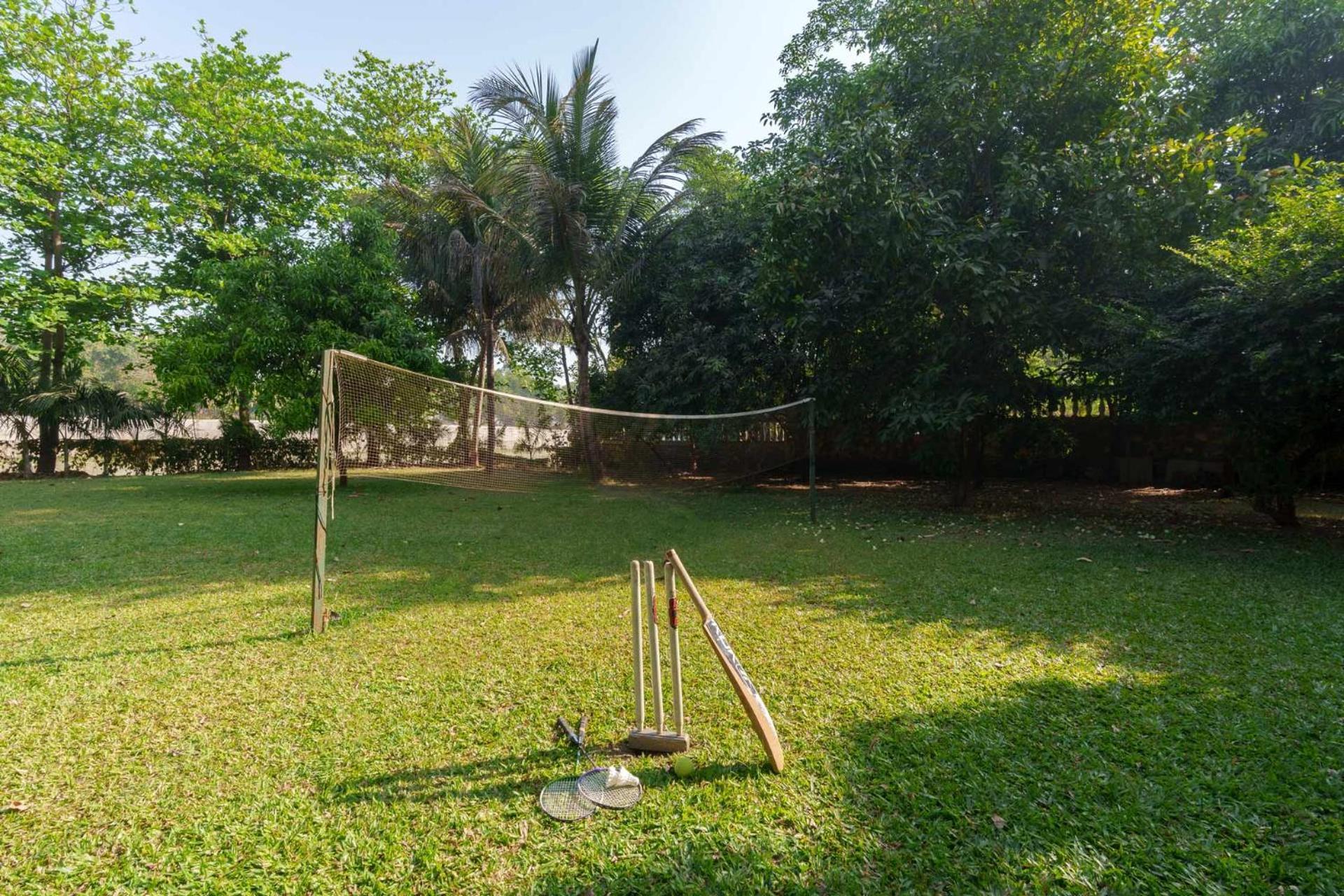 Vintage Estate - Lakeside Allure With Vintage Decor,A Plunge Pool & A Lawn Featuring A Charming Gazebo Karjat Ngoại thất bức ảnh