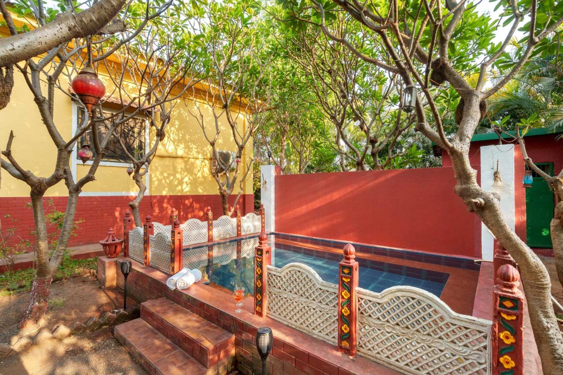 Vintage Estate - Lakeside Allure With Vintage Decor,A Plunge Pool & A Lawn Featuring A Charming Gazebo Karjat Ngoại thất bức ảnh